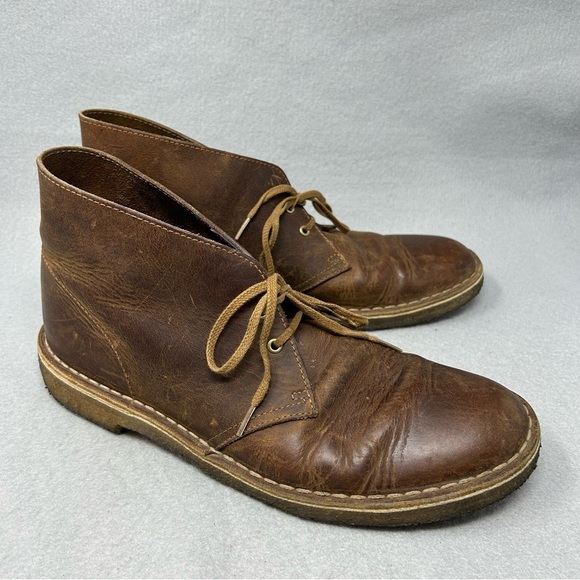 Clarks Men\'s Size 9.5 Desert Boot Beeswax Leather Brown - Gum Sole. main image 9